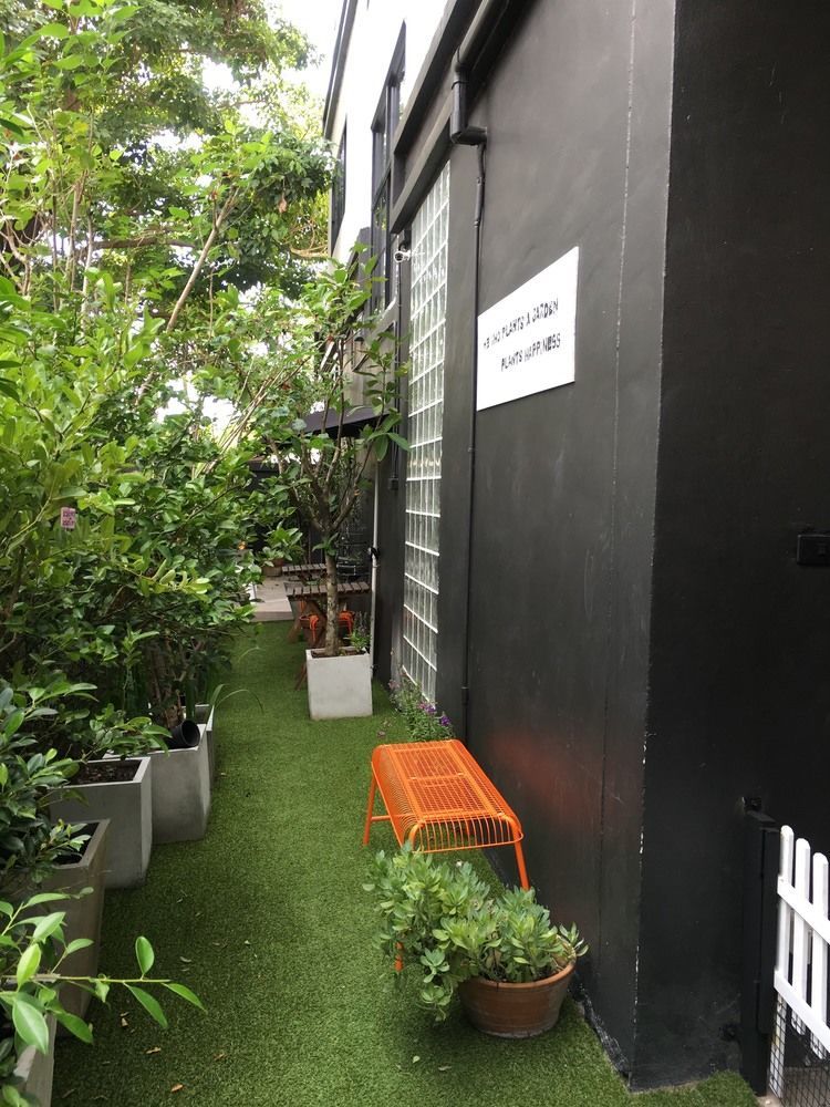 ニイトラ ホステル Ban Khlong Nang Li エクステリア 写真