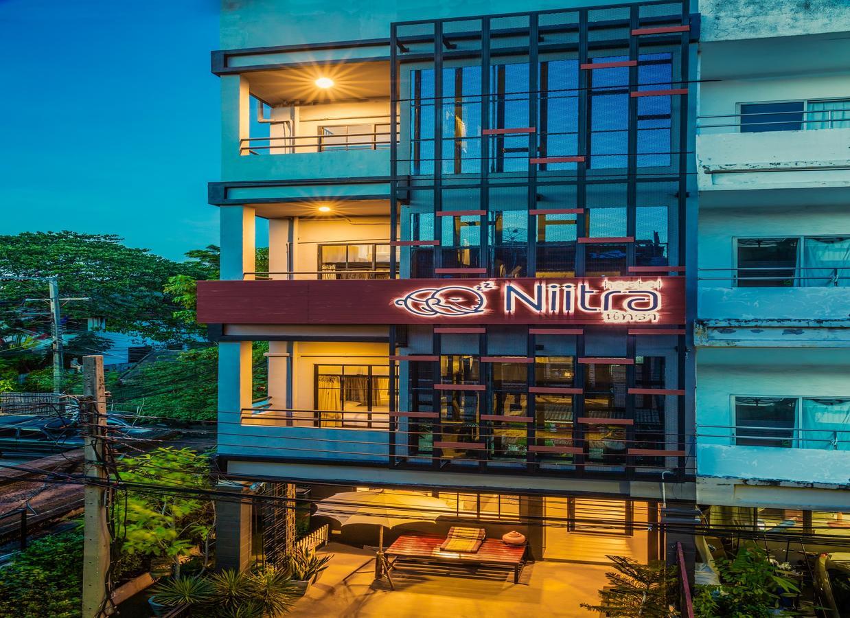 ニイトラ ホステル Ban Khlong Nang Li エクステリア 写真